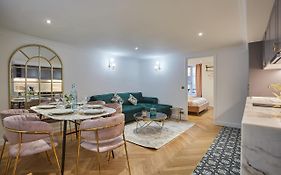 Apartment Saint Germain Des Pres By Studio Prestige