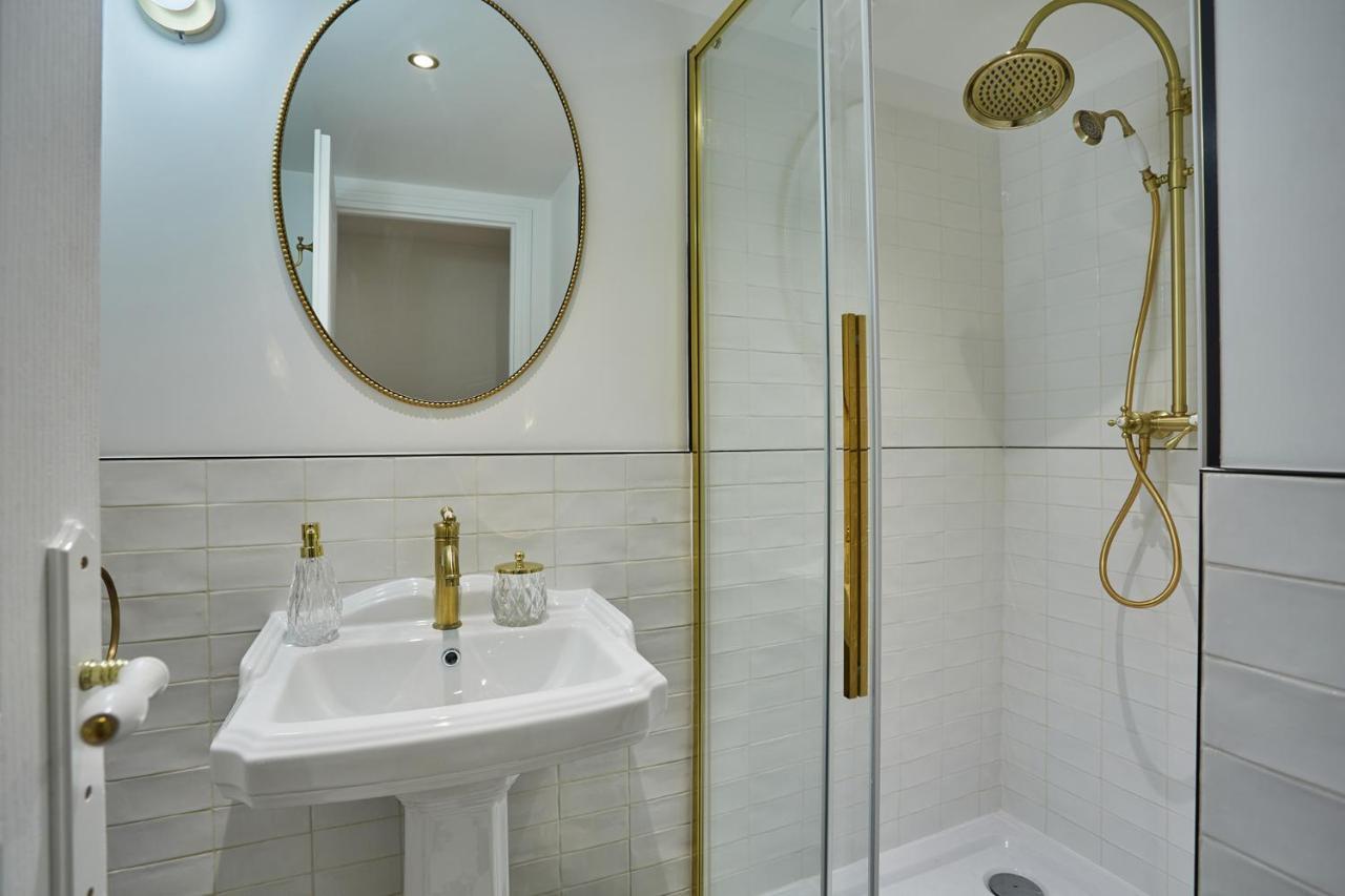 Apartment Saint Germain Des Pres By Studio Prestige Paris Exterior photo